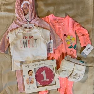 Bundle of Newborn Carters Clothes. New with tags!